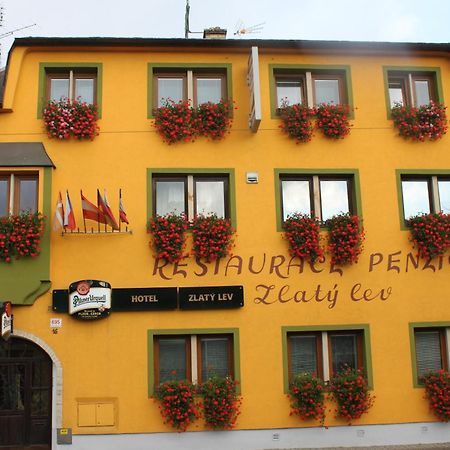 Hotel Zlaty Lev Svitavy Esterno foto