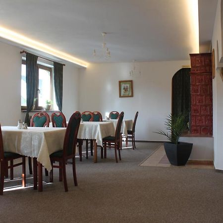 Hotel Zlaty Lev Svitavy Esterno foto